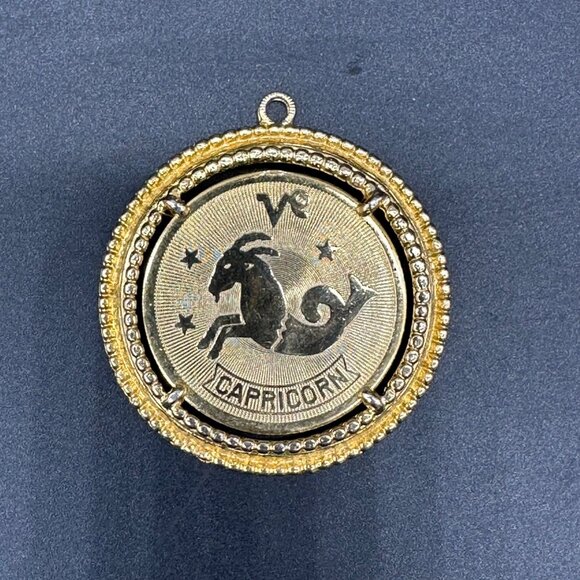 Vintage Capricorn Horoscope Necklace Pendant Goat Gold Toned Zodiac 1970s - Picture 2 of 7